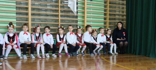 b_1024_768_0_00_images_2022_2023_Wydarzenia_3maja_342362562_973275677206287_1361123337024183798_n